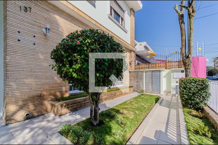 Casa à venda com 280m², 3 quartos e 4 vagasEntrada e Jardim