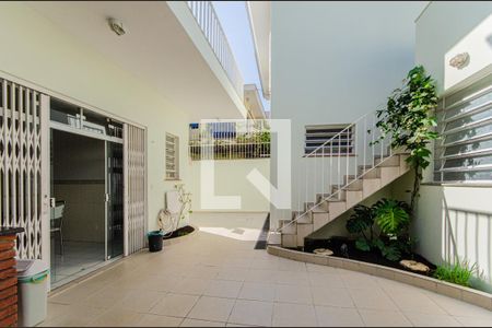 Casa à venda com 280m², 3 quartos e 4 vagasQuintal