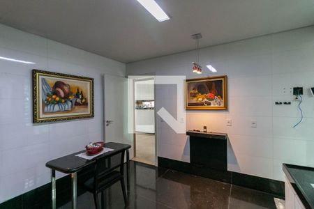 Casa à venda com 300m², 5 quartos e 4 vagasCozinha