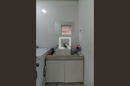 Casa à venda com 300m², 5 quartos e 4 vagasBanheiro 2