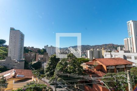 Casa à venda com 300m², 5 quartos e 4 vagasVista