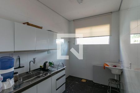 Casa à venda com 300m², 5 quartos e 4 vagasÁrea de Serviço 2