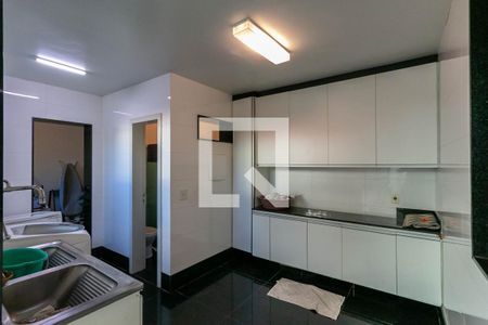 Casa à venda com 300m², 5 quartos e 4 vagasÁrea de Serviço