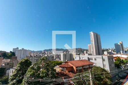 Casa à venda com 300m², 5 quartos e 4 vagasVista