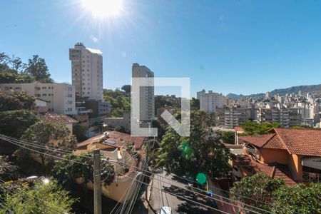 Casa à venda com 300m², 5 quartos e 4 vagasVista