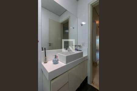 Casa à venda com 300m², 5 quartos e 4 vagasBanheiro 3