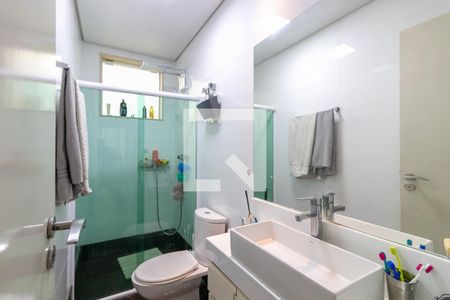 Casa à venda com 300m², 5 quartos e 4 vagasBanheiro 3