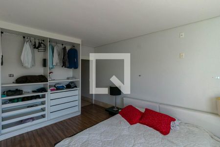 Casa à venda com 300m², 5 quartos e 4 vagasSuíte