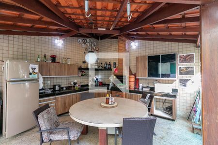 Casa à venda com 300m², 5 quartos e 4 vagasÁrea comum