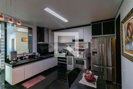 Casa à venda com 300m², 5 quartos e 4 vagasCozinha