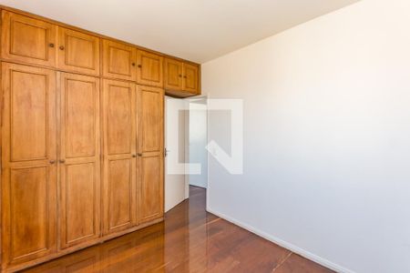 Quarto 1 de apartamento para alugar com 2 quartos, 100m² em Carlos Prates, Belo Horizonte