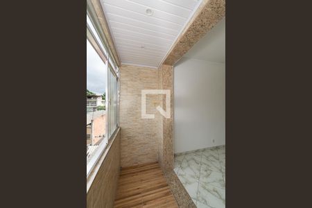 Sala de apartamento para alugar com 2 quartos, 70m² em Manguinhos, Rio de Janeiro