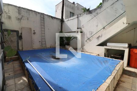 Casa à venda com 360m², 5 quartos e 3 vagasÁrea da piscina