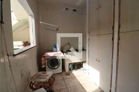 Casa à venda com 360m², 5 quartos e 3 vagasLavanderia