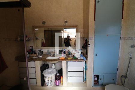 Casa à venda com 360m², 5 quartos e 3 vagasBanheiro da Suíte 1