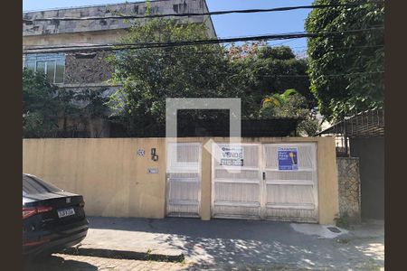 Casa à venda com 360m², 5 quartos e 3 vagasFachada