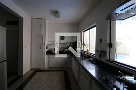 Casa à venda com 360m², 5 quartos e 3 vagasCozinha