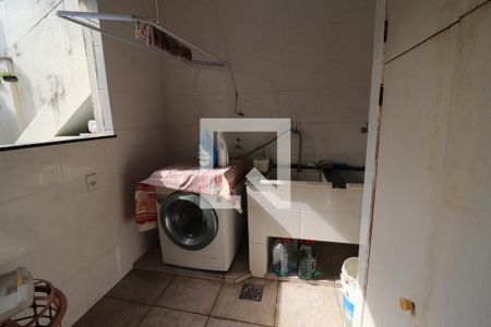 Casa à venda com 360m², 5 quartos e 3 vagasLavanderia