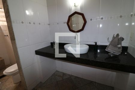 Casa à venda com 360m², 5 quartos e 3 vagasBanheiro Social 2