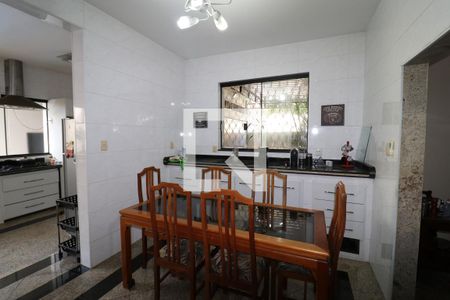 Casa à venda com 360m², 5 quartos e 3 vagasCopa