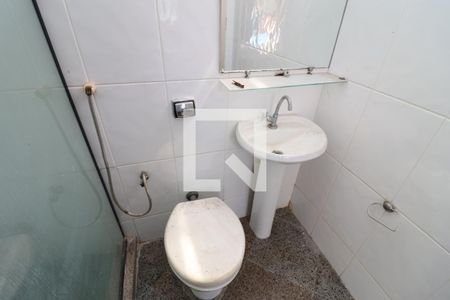 Casa à venda com 360m², 5 quartos e 3 vagasBanheiro da Suíte 2