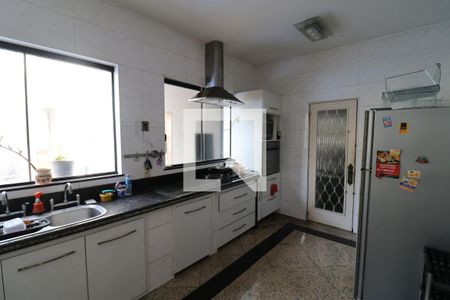 Casa à venda com 360m², 5 quartos e 3 vagasCozinha