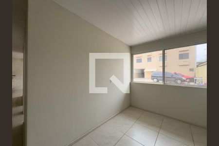 Sala de casa para alugar com 2 quartos, 55m² em Novo Mundo, Curitiba
