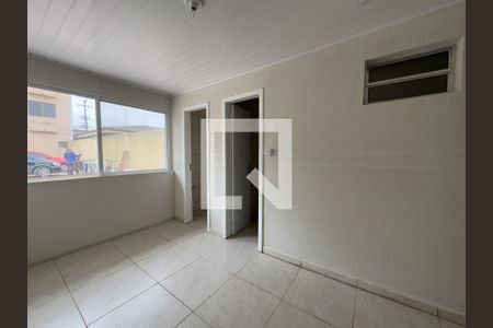 Sala de casa para alugar com 2 quartos, 55m² em Novo Mundo, Curitiba