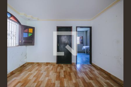 Sala de casa para alugar com 4 quartos, 130m² em Matatu, Salvador
