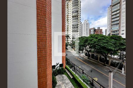 Vista de apartamento à venda com 2 quartos, 65m² em Campo Belo, São Paulo