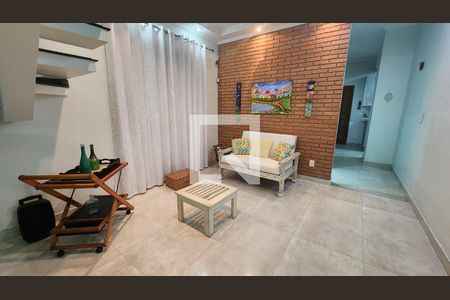 Sala de casa para alugar com 4 quartos, 250m² em Boqueirão, Santos