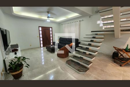 Sala de casa para alugar com 4 quartos, 250m² em Boqueirão, Santos