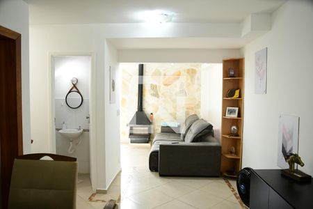 Casa de condomínio para alugar com 126m², 2 quartos e 3 vagasSala