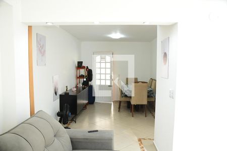 Sala de casa de condomínio para alugar com 2 quartos, 126m² em Jardim Barbacena, Cotia