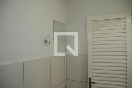 Banheiro de kitnet/studio para alugar com 1 quarto, 18m² em Setor Aeroporto, Goiânia