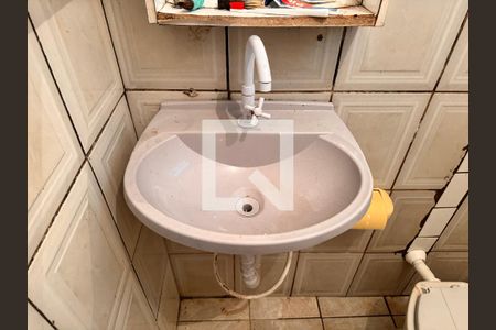 Casa à venda com 67m², 2 quartos e 1 vaga Casa à venda com 67m², 2 quartos e 1 vagaBanheiro