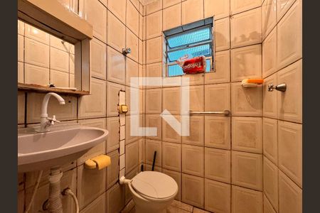 Casa à venda com 67m², 2 quartos e 1 vaga Casa à venda com 67m², 2 quartos e 1 vagaBanheiro