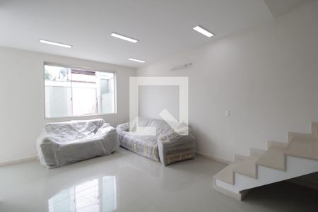 Sala de casa à venda com 6 quartos, 350m² em Jacarepaguá, Rio de Janeiro