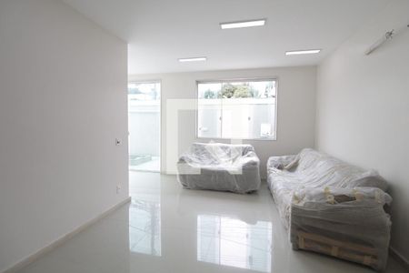 Sala de casa à venda com 6 quartos, 350m² em Jacarepaguá, Rio de Janeiro
