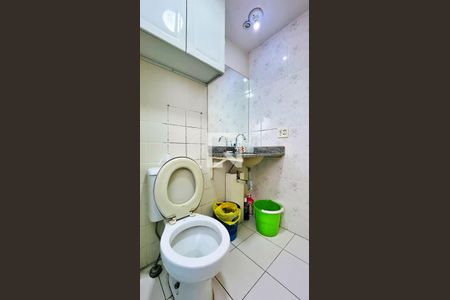 Apartamento à venda com 61m², 3 quartos e 1 vaga Apartamento à venda com 61m², 3 quartos e 1 vagaBanheiro da Suíte