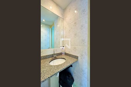 Apartamento à venda com 61m², 3 quartos e 1 vaga Apartamento à venda com 61m², 3 quartos e 1 vagaBanheiro