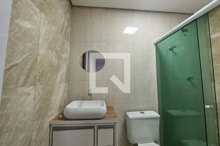 Banheiro da Suíte 1 de casa para alugar com 2 quartos, 150m² em Jardim Independência, São Paulo