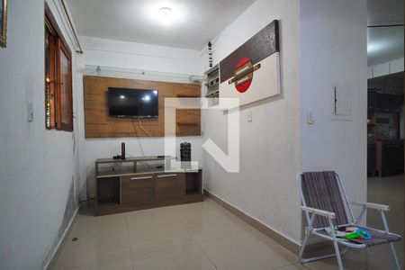 Sala de casa para alugar com 4 quartos, 90m² em Costa E Silva, Porto Alegre