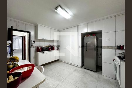 Casa à venda com 170m², 4 quartos e 2 vagasCozinha