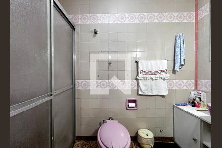 Casa à venda com 170m², 4 quartos e 2 vagasBanhiro de Serviço