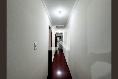 Casa à venda com 170m², 4 quartos e 2 vagasCorredor Quartos