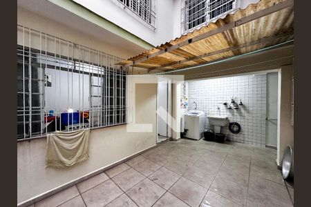 Casa à venda com 170m², 4 quartos e 2 vagasQuintal