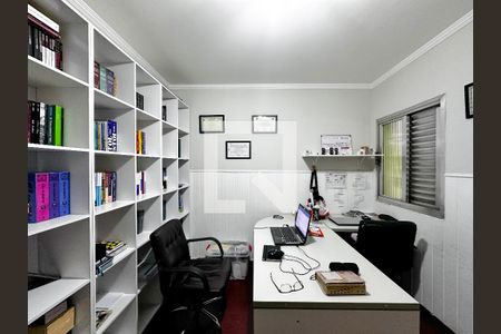 Casa à venda com 170m², 4 quartos e 2 vagasQuarto 3