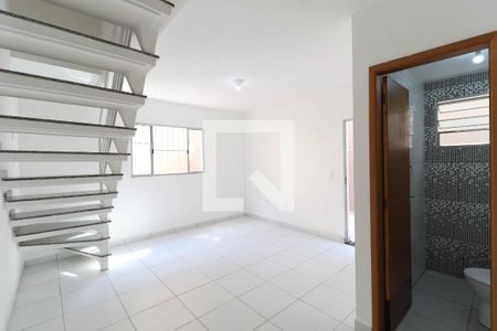 Casa para alugar com 2 quartos, 57m² em Jardim Modelo, São Paulo