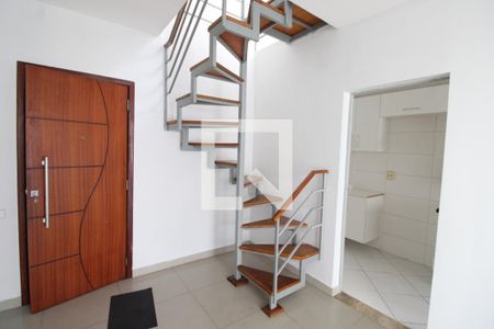 Escada de acesso a cobertura de apartamento para alugar com 2 quartos, 120m² em Praça Seca, Rio de Janeiro